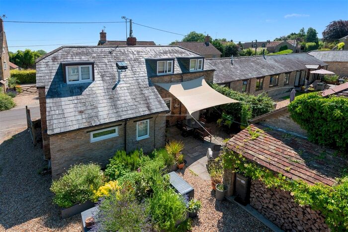 2 Bedroom Barn Conversion For Sale In Holton, Somerset, BA9