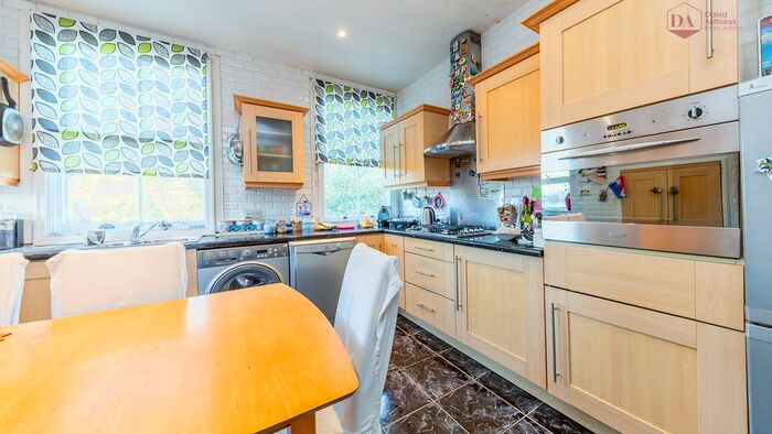 1 Bedroom Flat To Rent In Birkbeck Mansions, Birkbeck Road, London, N8