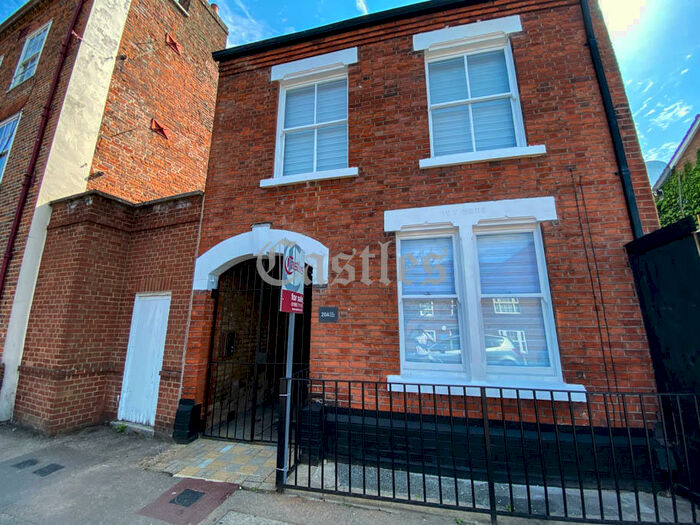 4 Bedroom Detached House To Rent In The Coach House, Sewardstone Street, Waltham Abbey, Essex, EN9