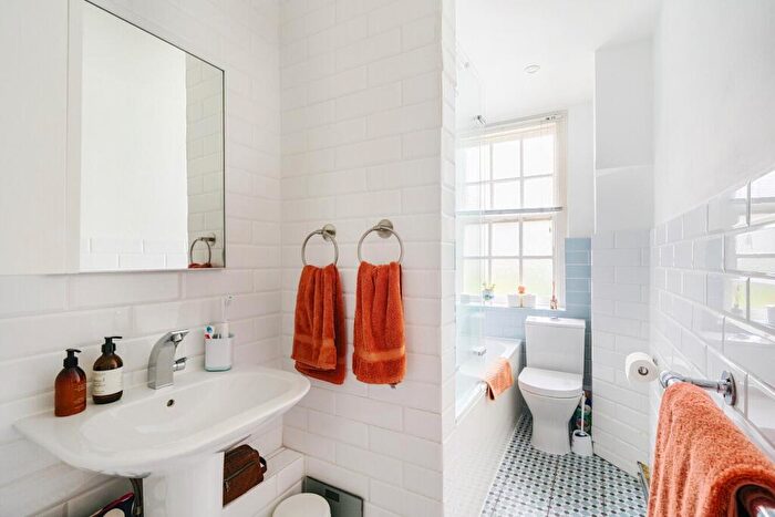 1 Bedroom Flat For Sale In Eton College Road, London, NW3