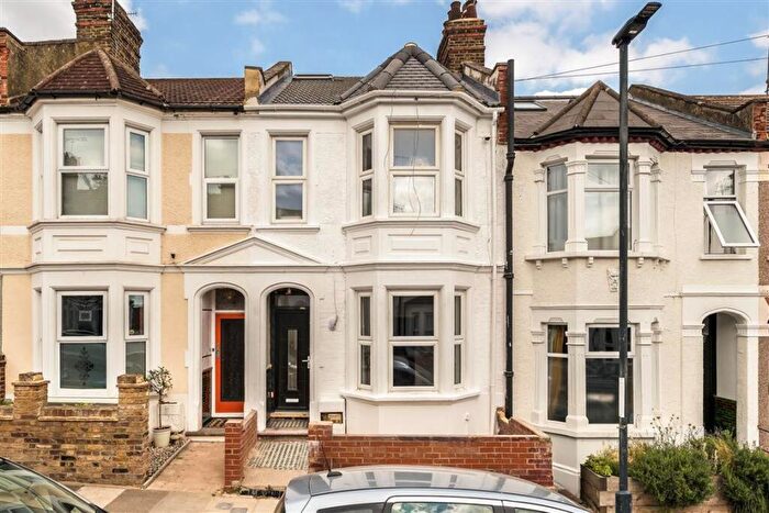 4 Bedroom Detached House For Sale In Lucknow Street, Woolwich, SE18