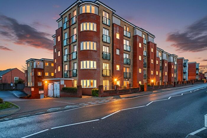 2 Bedroom Flat To Rent In Lucida Court, Whippendell Road, Watford, WD18