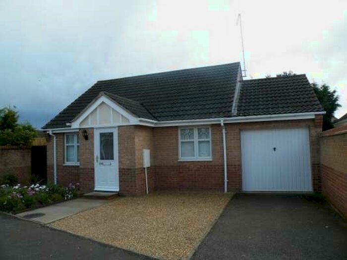 2 Bedroom Detached Bungalow To Rent In Meadenvale, Peterborough, Cambridgeshire, PE1