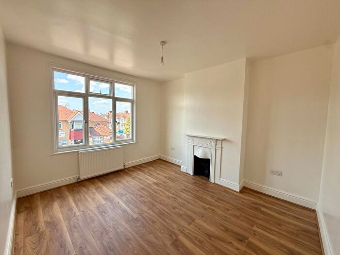 3 Bedroom Terraced House To Rent In Basildon Road, SE2