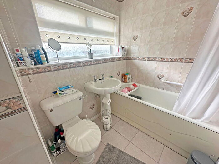 3 Bedroom Terraced House For Sale In Stockwell Rise, Solihull, B92