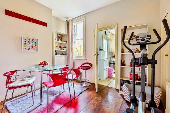 3 Bedroom Apartment To Rent In Perry Rise, London, SE23