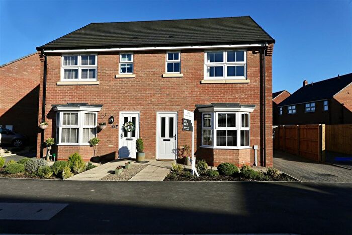 3 Bedroom Semi-Detached House For Sale In Wilds Pasture, Beverley, HU17