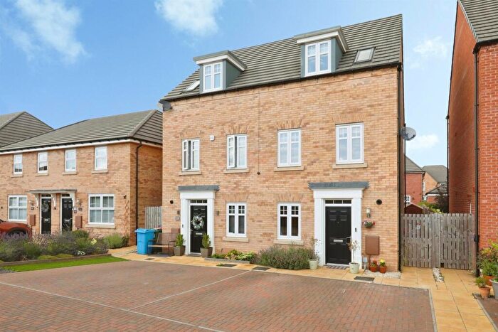 4 Bedroom Town House For Sale In Harlequin Drive, Worksop, S81