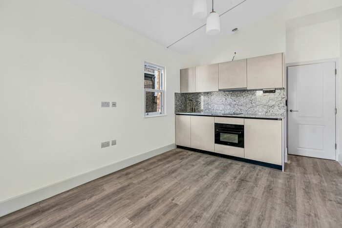 Studio To Rent In Rita Road, London, SW8