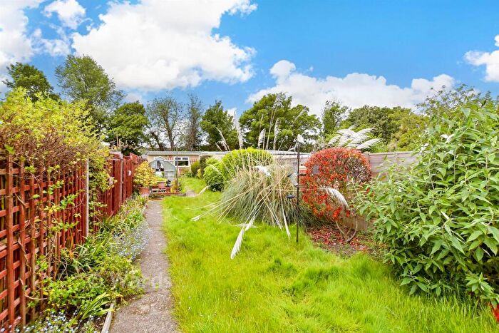 3 Bedroom End Of Terrace House For Sale In Glack Road, Deal, Kent, CT14