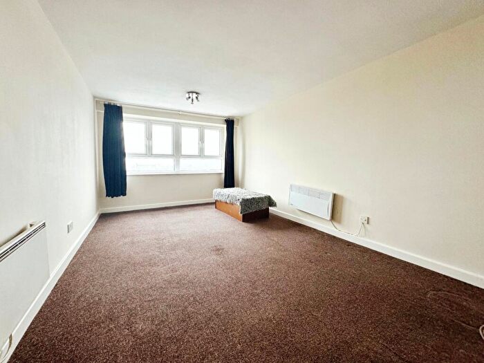2 Bedroom Apartment To Rent In Highclere Avenue, Salford, Greater Manchester, M7