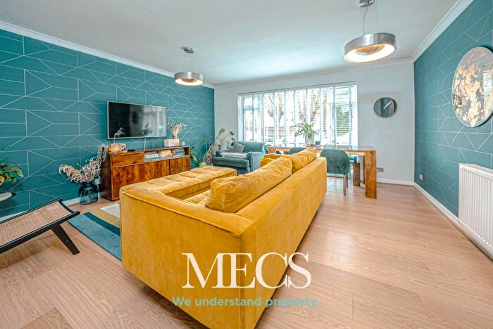 2 Bedroom Apartment For Sale In Sheepmoor Close, Birmingham, West Midlands, B17