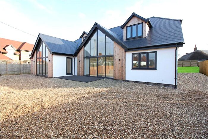 4 Bedroom Detached House For Sale In Gap Way, Woodcote, RG8