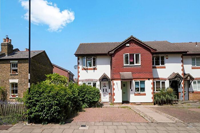 2 Bedroom End Of Terrace House For Sale In Alice Thompson Close, London, SE12