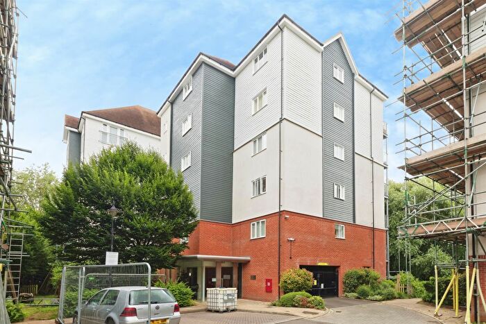 2 Bedroom Flat For Sale In Westwood Drive, Canterbury, CT2