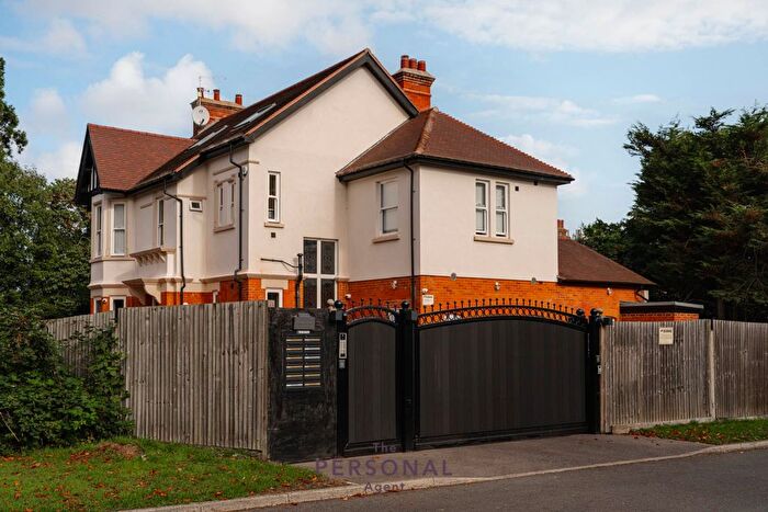 1 Bedroom Studio To Rent In Redwood Drive, Epsom, KT19