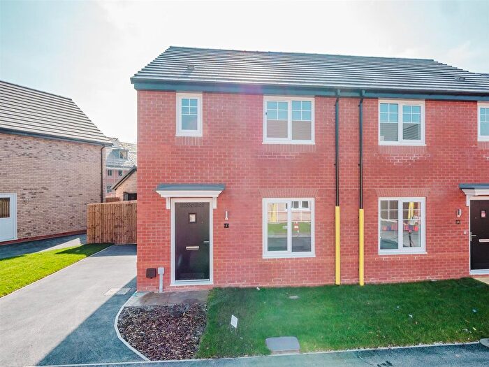 3 Bedroom Semi-Detached House To Rent In Shearer Close, Sutton, St Helen's, WA9