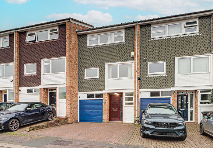 4 Bedroom Terraced House For Sale In Haddon Court, Shakespeare Road, Harpenden, AL5