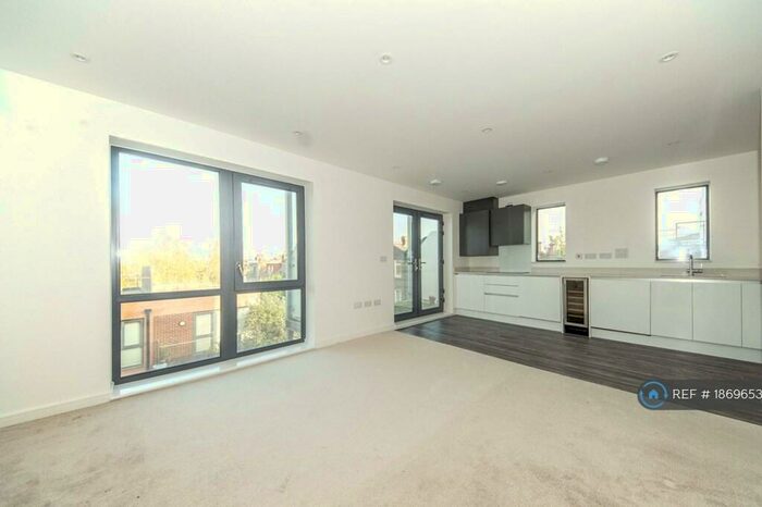 1 Bedroom Flat To Rent In Featherstone Apartments, London, SE15
