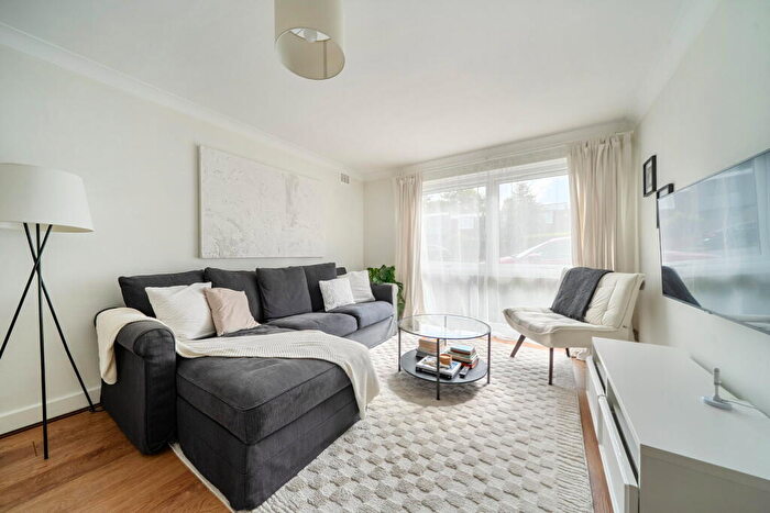 2 Bedroom Flat For Sale In Wanstead Road, Bromley, BR1