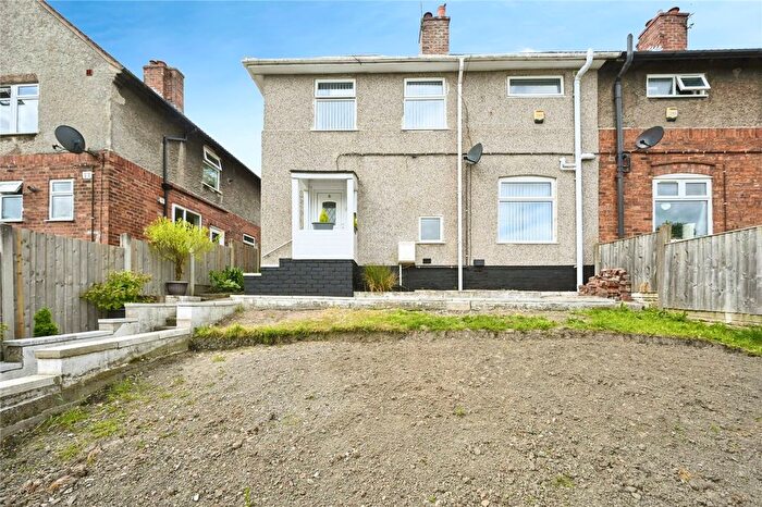 3 Bedroom End Of Terrace House For Sale In Waterloo Street, Doe Lea, Chesterfield, Derbyshire, S44