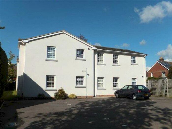 2 Bedroom Flat To Rent In Osterley House, Horsham, RH13