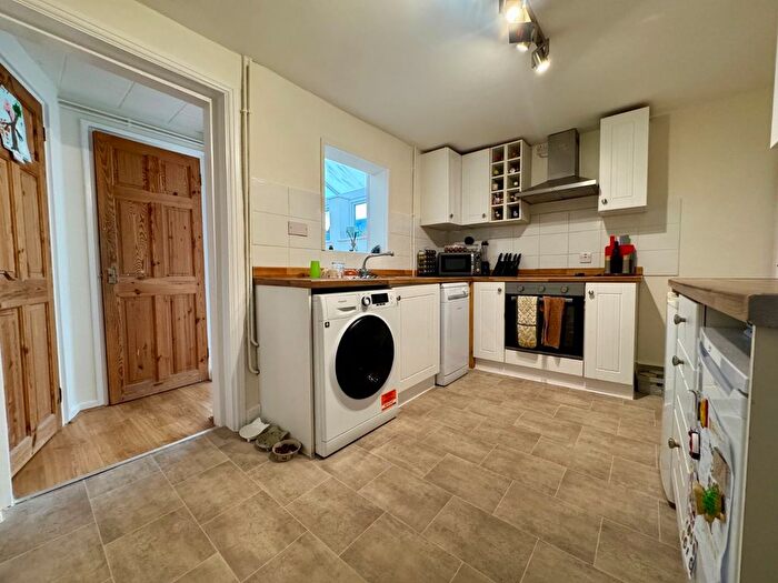 2 Bedroom Terraced House For Sale In Anstey Road, Alton, Hampshire, GU34