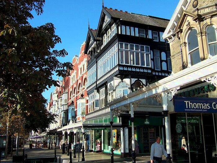 1 Bedroom Apartment To Rent In - Lord Street, Southport, PR8