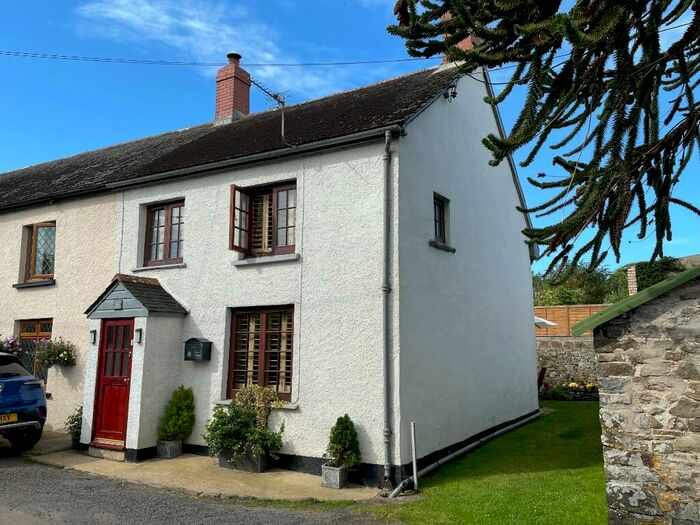 2 Bedroom End Of Terrace House For Sale In , EX39