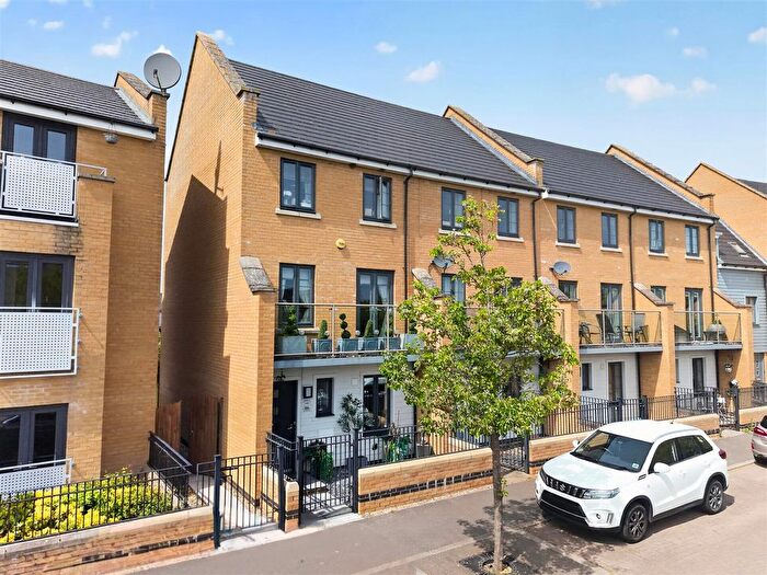4 Bedroom Town House For Sale In Spring Avenue, Hampton Vale, Peterborough, PE7