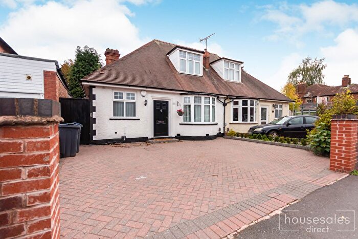3 Bedroom Semi-detached Bungalow For Sale In Portland Road, Birmingham, B16