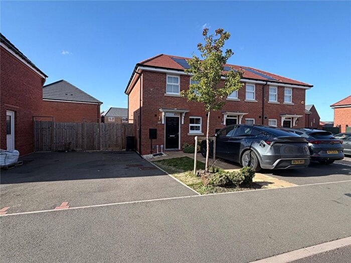 2 Bedroom End Of Terrace House For Sale In Austen Drive, Tamworth, Staffordshire, B78