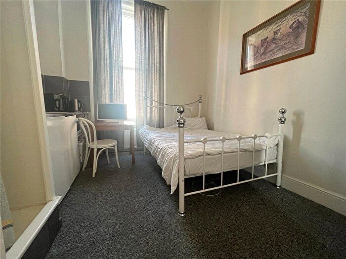 Studio To Rent In Castletown Road, London, W14