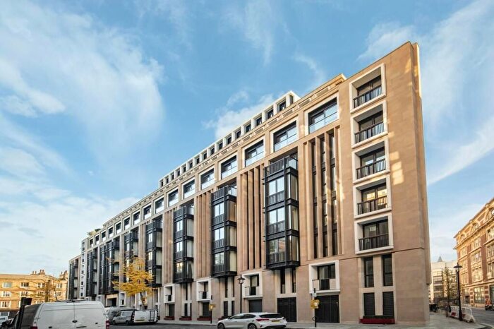 3 Bedroom Flat To Rent In Westminster, London, WC2A