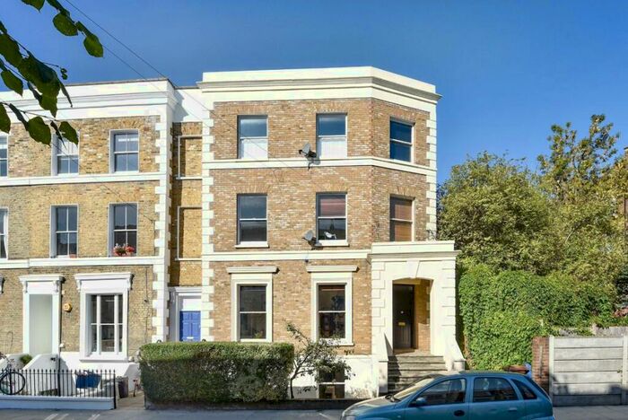 3 Bedroom Flat To Rent In Shakspeare Walk, Islington, N16