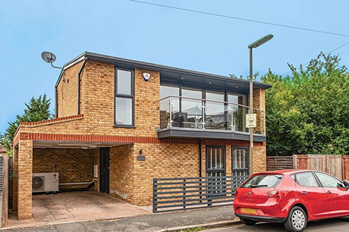 1 Bedroom Detached House For Sale In Miles Road, Epsom, KT19