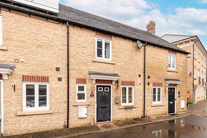2 Bedroom Terraced House For Sale In Boundary Way, Carterton, Oxfordshire, OX18