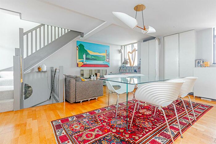 2 Bedroom Flat For Sale In Keeling House, Claredale Street, London, E2