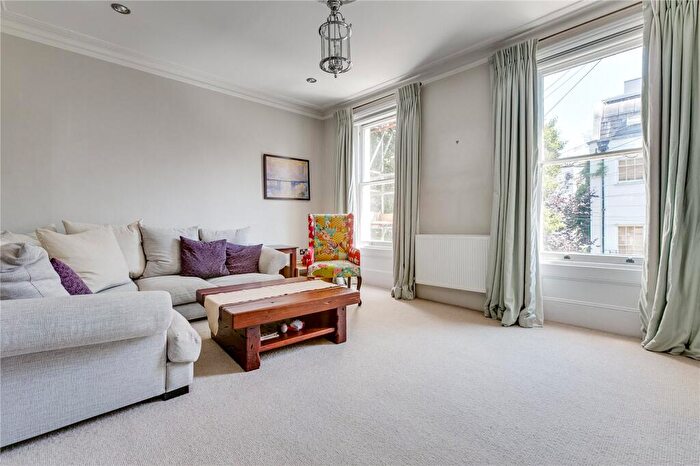 3 Bedroom Maisonette To Rent In Tyndale Terrace, Islington, N1