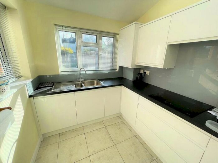 4 Bedroom Terraced House To Rent In Brockenhurst Gardens, Mill Hill, NW7