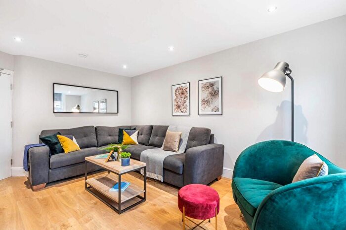 6 Bedroom House To Rent In Mayville Street, Leeds, LS6