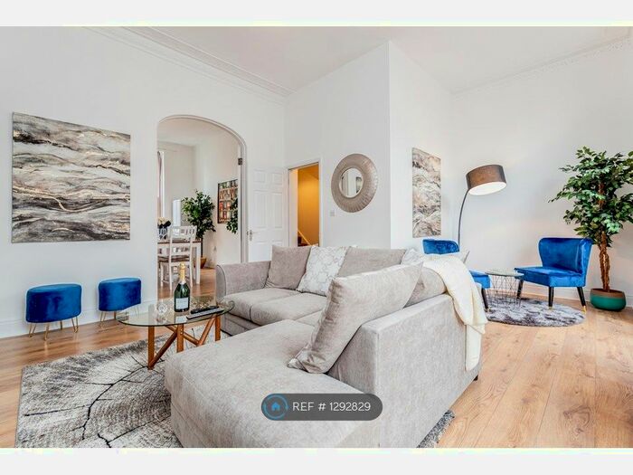 4 Bedroom Flat To Rent In Holland Road, London W14