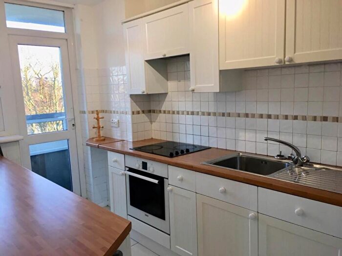 2 Bedroom Flat To Rent In Warwick Crest, Arthur Road, Edgbaston, B15