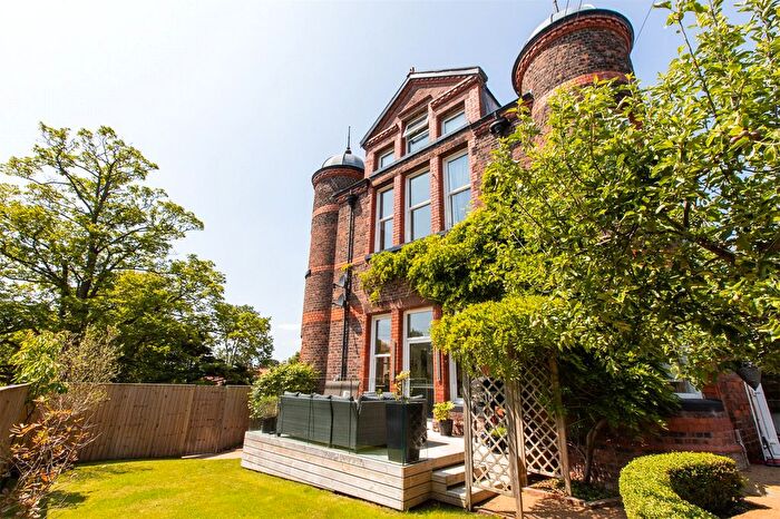 2 Bedroom Flat For Sale In Farr Hall, Farr Hall Drive, Lower Heswall, Wirral, CH60
