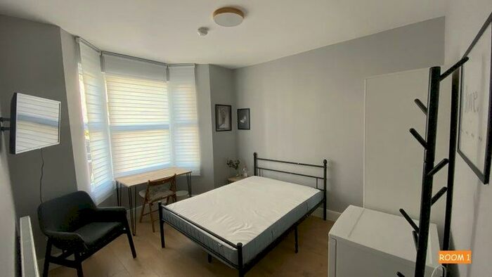 House Of Multiple Occupation To Rent In Westminster Road, London, N9