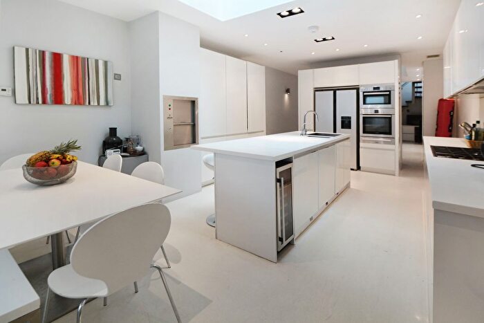 5 Bedroom Semi-Detached House To Rent In Harwood Terrace, London, SW6