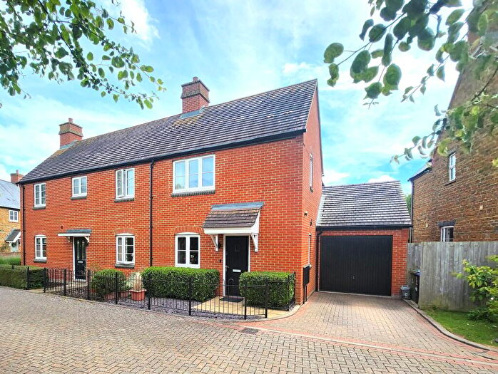 3 Bedroom Semi-Detached House For Sale In Halestrap Way, Kings Sutton, Banbury, OX17