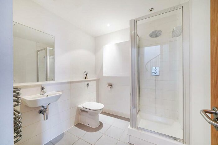 2 Bedroom Apartment For Sale In Warehouse W, Royal Victoria Dock, E16