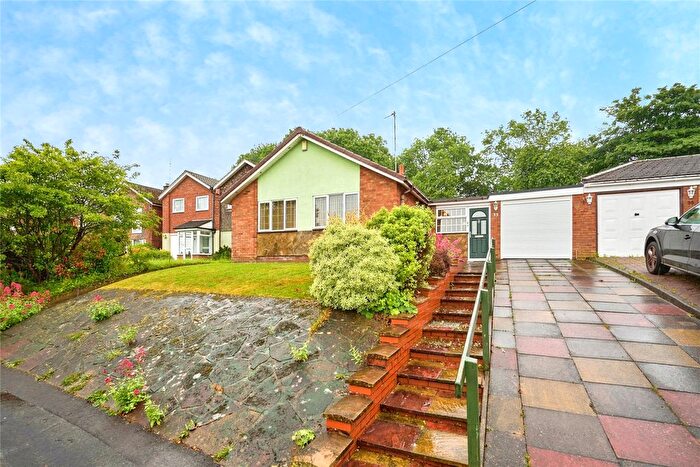 3 Bedroom Bungalow For Sale In Fallowfield Road, Walsall, West Midlands, WS5