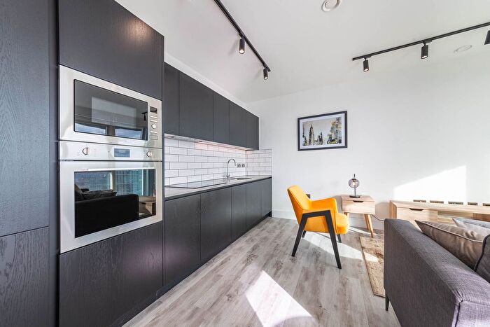 1 Bedroom Flat To Rent In Victoria Road, Acton, W3